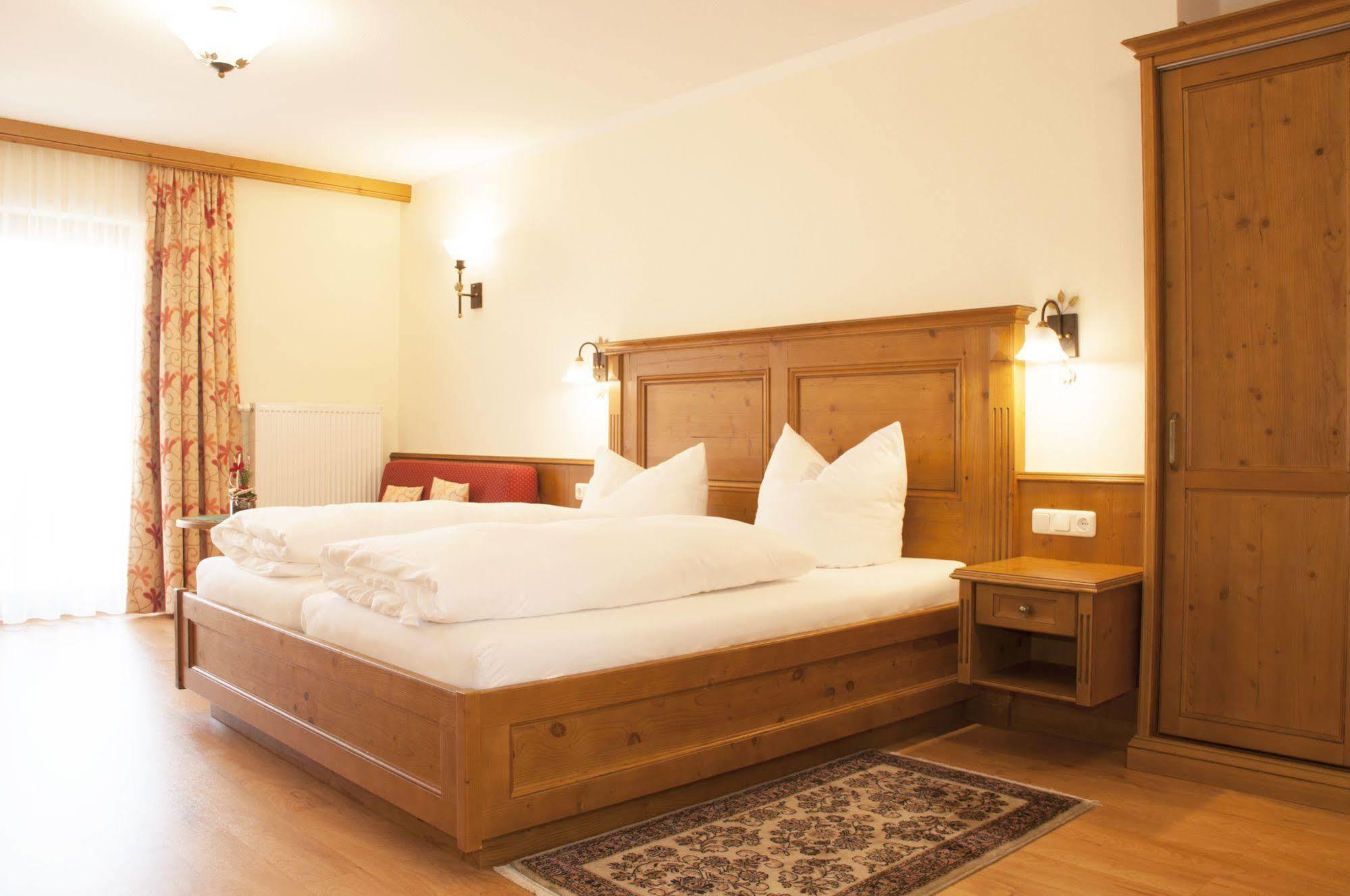 אוסטרהופן Hotel Bayrischer Loewe מראה חיצוני תמונה